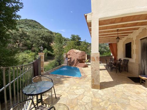 5 bedrooms house with private pool furnished terrace and wifi at Zambra