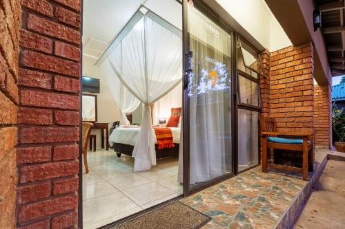 Dzimbahwe Guest Lodge - image 3