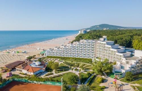 Laguna Beach Hotel Laguna Beach Hotel is a popular choice amongst travelers in Albena, whether exploring or just passing through. Offering a variety of facilities and services, the property provides all you need for a g