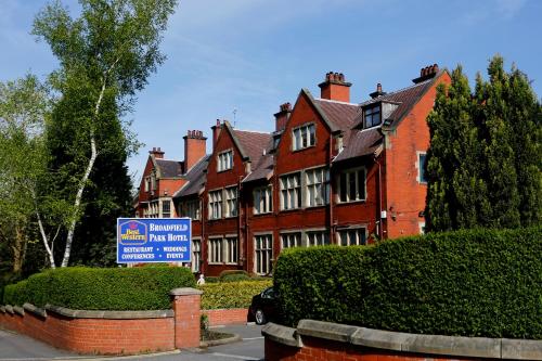 Broadfield Park Hotel