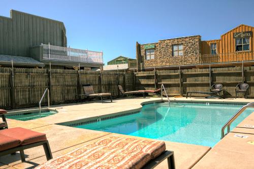 مسبح, Tombstone Monument Guest Ranch in تومبستون