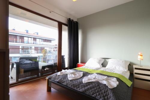 One-Bedroom Apartment image 3