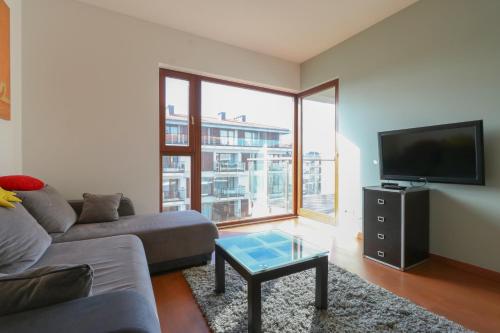 One-Bedroom Apartment image 6