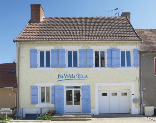 Les Volets Bleus gîte à louer Coulanges