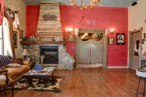 Tombstone Monument Guest Ranch - 로비
