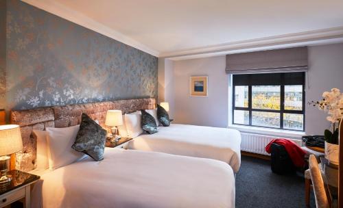 Handel's Hotel - image 14