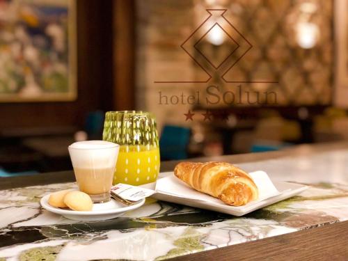 HOTEL SOLUN - image 4