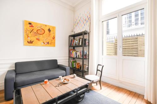 GuestReady - Lovely Bright Flat with Private Patio Paris