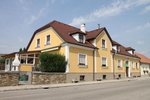 Eksterijer hotela, Gastehaus Fischer Rohrendorf in Rohrendorf bei Krems