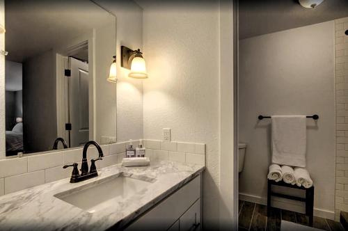 Exceptional Vacation Home in Woodinville home - image 4