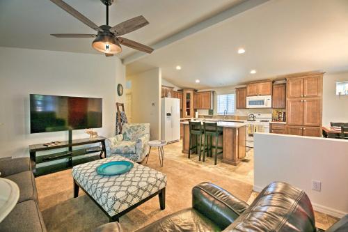 Show Low Abode with Fire Pit Explore and Relax!
