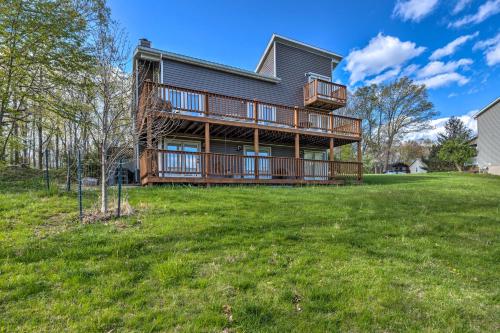 Pet-Friendly Massanutten Resort Home with Yard! in McGaheysville, USA