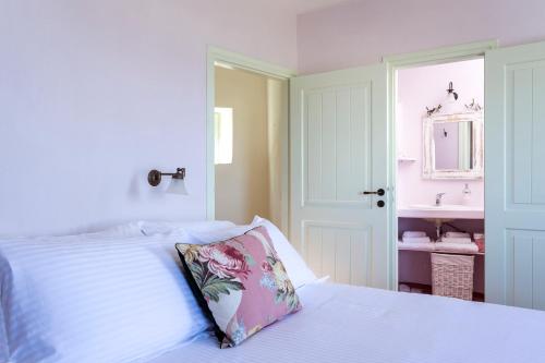 Windmill Villas - image 4