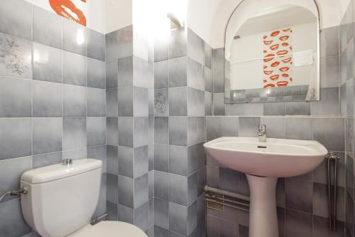 Charming studio with sea view & balcony in the heart of Biarritz - Welkeys