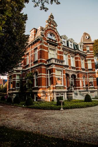 Kasteel en Koetshuys