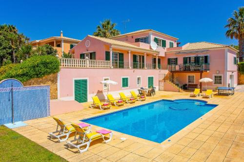 Villa Daisy by Villa Plus gîte à louer Quatro Estradas