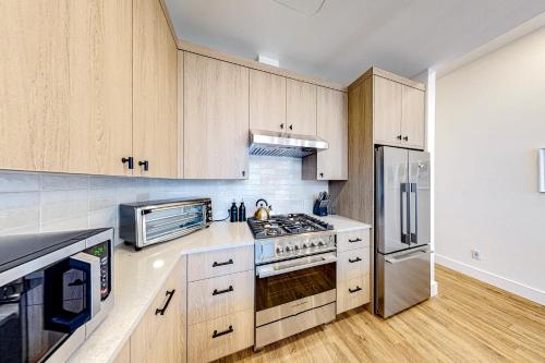 Modern Getaway - image 9