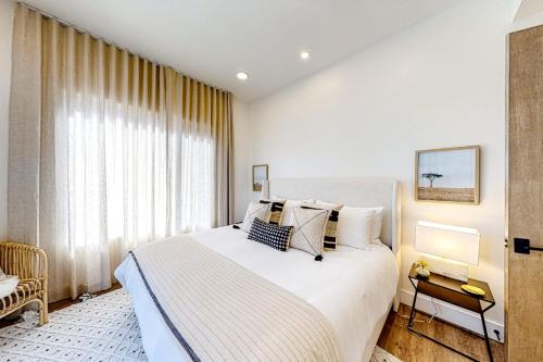 Modern Getaway - image 14