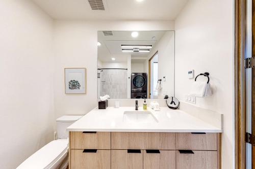 Modern Getaway - image 12
