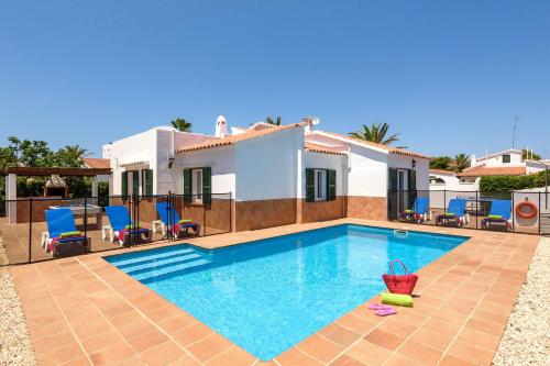 Three-Bedroom Villa image 8