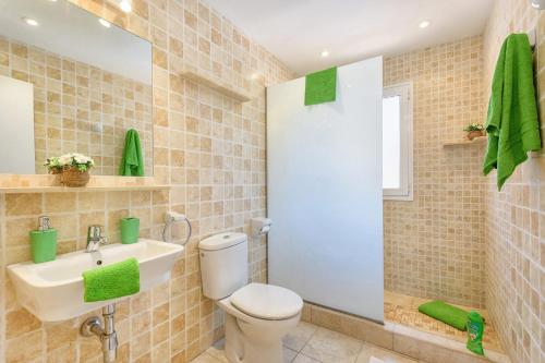 Three-Bedroom Villa image 5