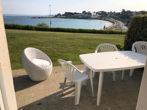 COTTAGE vue sur mer piscine - Location saisonnière - Trévou-Tréguignec