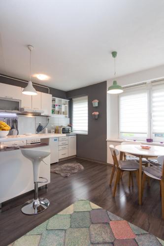 Apartment Amra - image 11