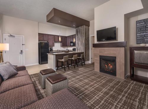 Two-Bedroom Suite
