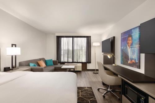 多森温德姆拉昆塔套房酒店 (La Quinta Inn & Suites by Wyndham Dothan) in 多森(AL)