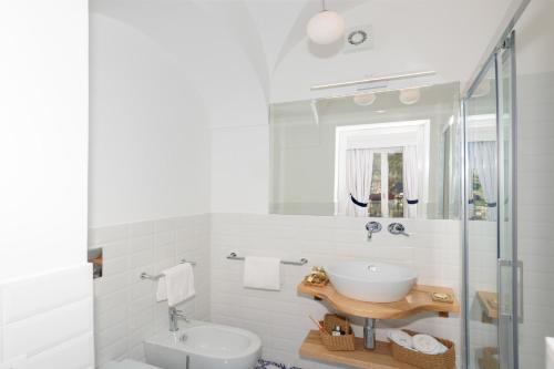 Apartment with Terrace image 5