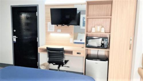 Queen Room with Two Queen Beds - Disability Access/Non-Smoking