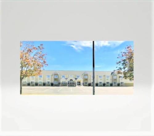 Microtel Inn & Suites Cottondale - main image
