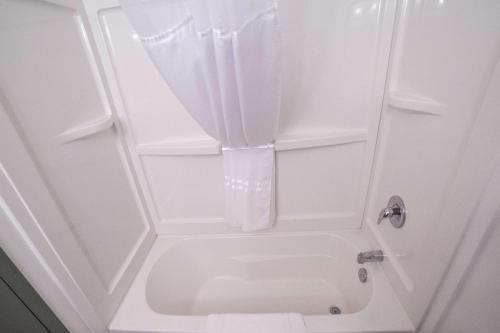 ห้องน้ำ, Prestige Hudson Bay Lodge & Conference Centre in สมิธเทอร์