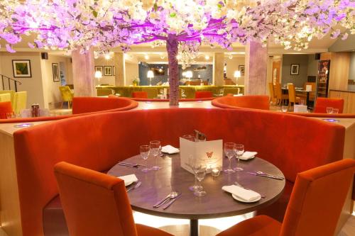 餐廳, 白馬西方最佳Plus酒店 (Best Western Plus White Horse Hotel) in 埃格林頓