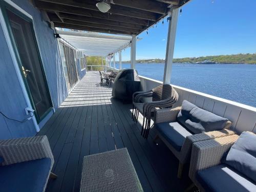 設施, Spectacular home with a amazing ocean - river view in 密斯提克市中心