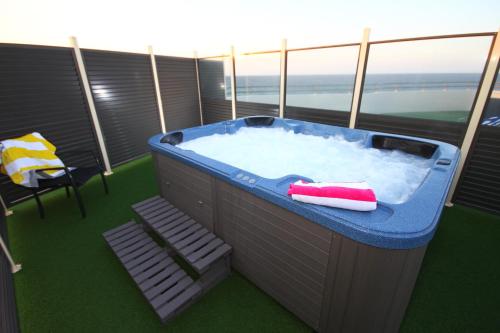 Pogled, San Simeon Beachfront Apartments in Tugun