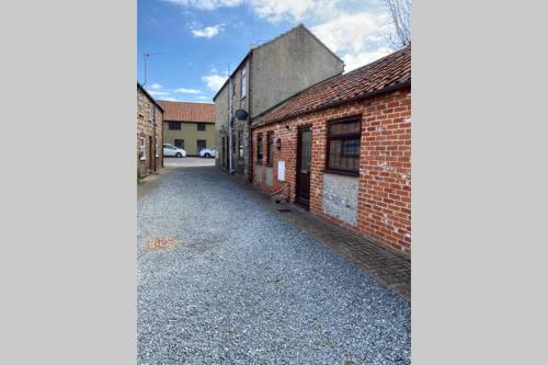 1st Floor Flat in Mews