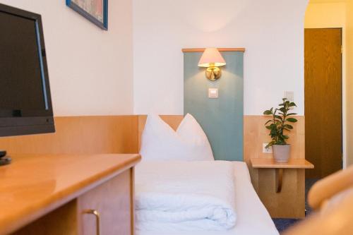 1 twin bed