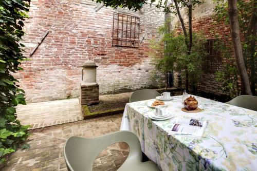 Cà Malvasia House With Garden 4