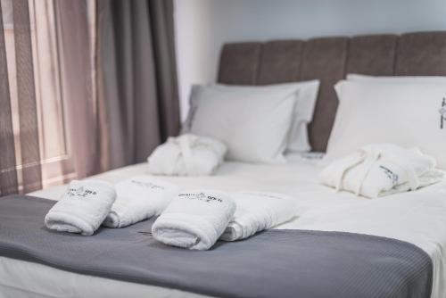 Iguana Gold Luxury Suites 1min from Ermou str, Athens