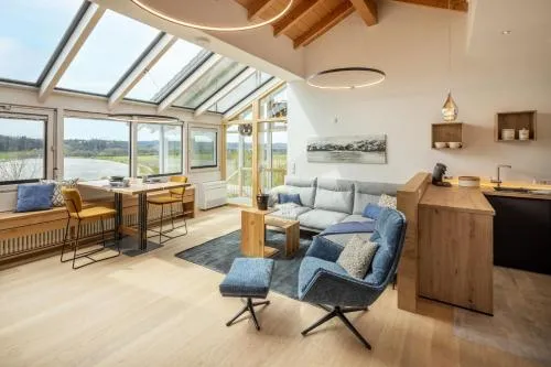 Stille x Weite - Hochwertige Wohnung mit See-Panorama in Kronburg, Deutschland