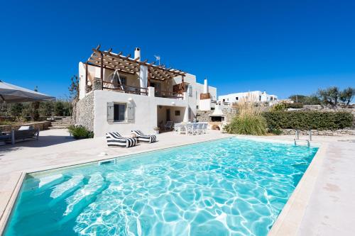 Parasporos Villa - Private Pool - Beach Access