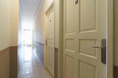 RedDoorz near Plaza Botania 1 Batam near Melayu Beach