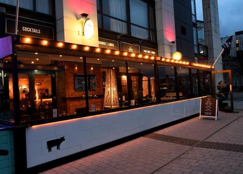 D Hotel - main image