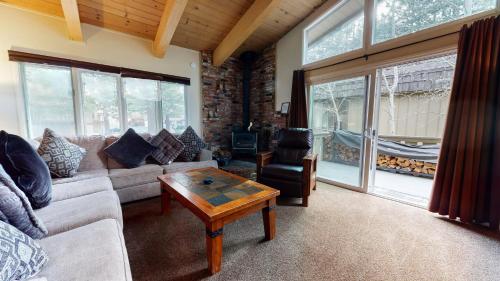 Chateau de Montagne #29 Condo - image 8