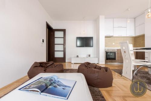 Apartment image 3