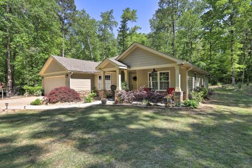 Idyllic Eatonton House with Patio and Lake Access!! in Eatonton , USA