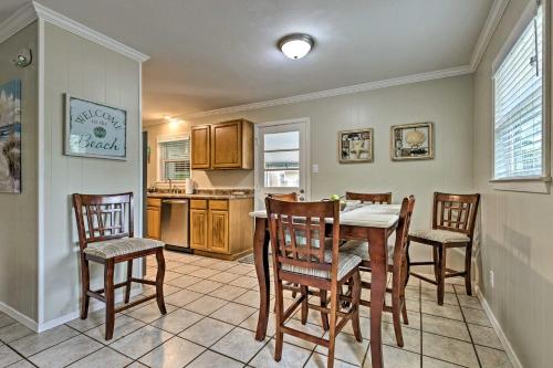 Ocean Springs Getaway - Walk to Beach and Downtown! in Ocean Springs, USA