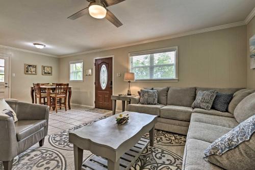Ocean Springs Getaway - Walk to Beach and Downtown! in Ocean Springs, USA
