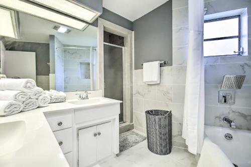 Eclectic Westwego Retreat with Sunroom and Patio! - image 12